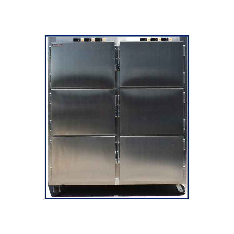 अस्पताल के मुर्दाघरों में शवों का भंडारण करते समय, संरक्षण और ऊर्जा दक्षता दोनों सुनिश्चित करने के लिए प्रशीतन प्रणाली को कितना तापमान बनाए रखना चाहिए?